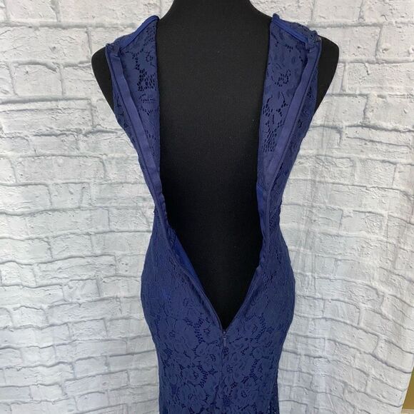 Lulus trumpet floor length gown fully lined with lace overlay sz S - Picture 10 of 15